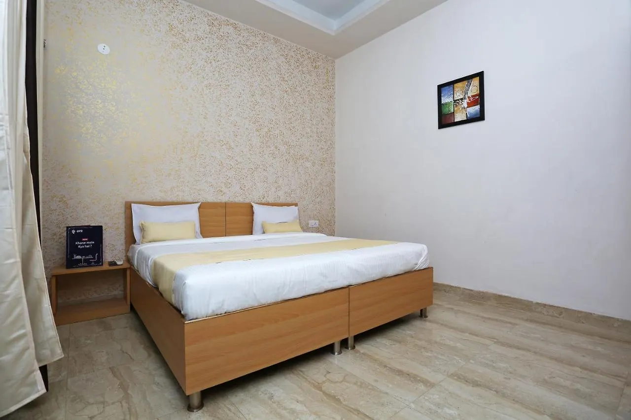 Oyo 14098 R R Homes Gurgáon Indie
