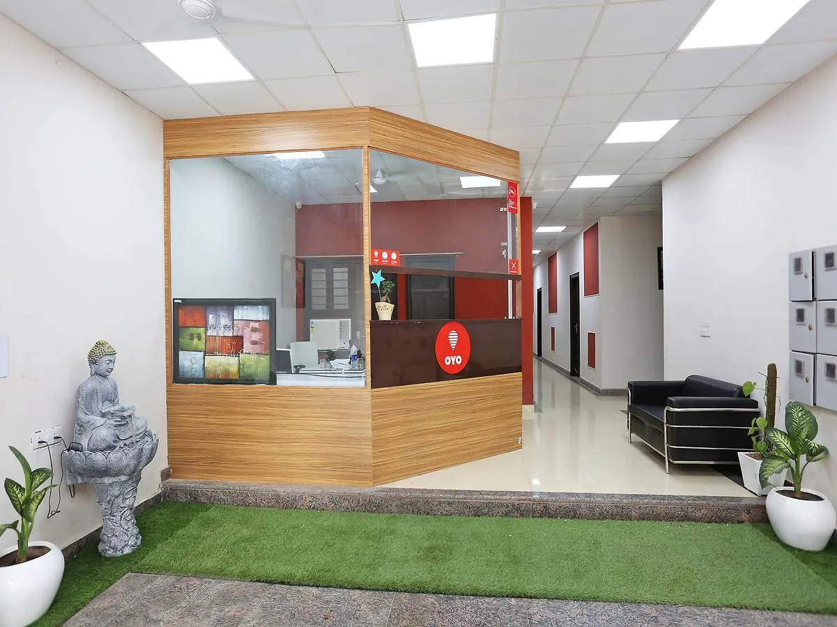 Oyo 14098 R R Homes Gurgaon Hotel