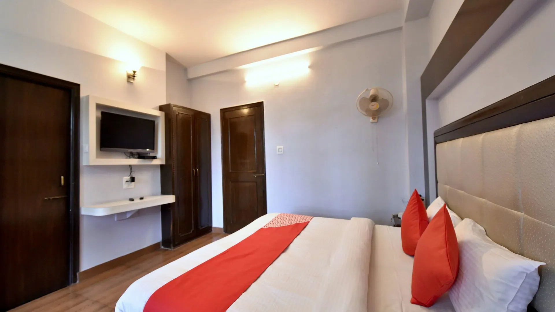 Oyo 14098 R R Homes Gurgaon